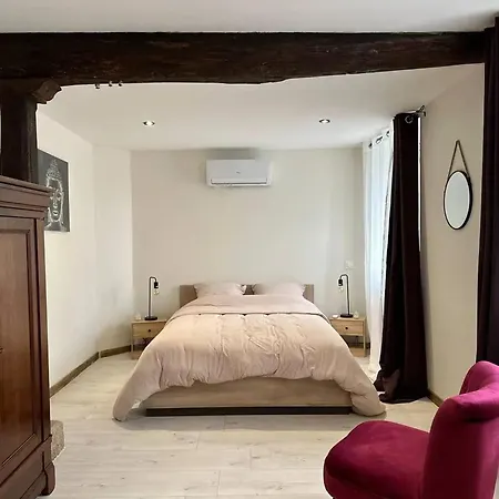 Apartment Spacieux A Avec Parking Inclus. Souvigny