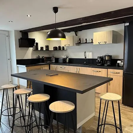 Spacieux A Avec Parking Inclus. Apartment