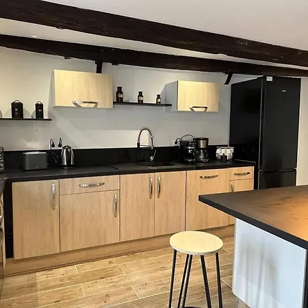Apartment Spacieux A Avec Parking Inclus. Souvigny